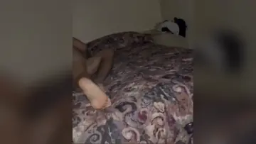 Buceta linda sendo filmada enquanto transa com a mulher do corno