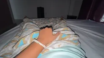 Bucetinh novinha safada seduz primo pra mamar rola gostoso