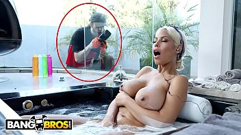 Filmes de Sexo Gratis com Vizinha Carnal em Pleno Relaxamento