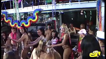 Mulheres excitadas no banheiro traseiro