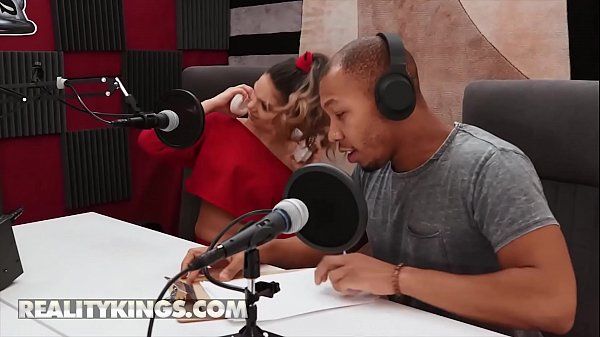 Sexo free putaria gravada no estúdio ao vivo